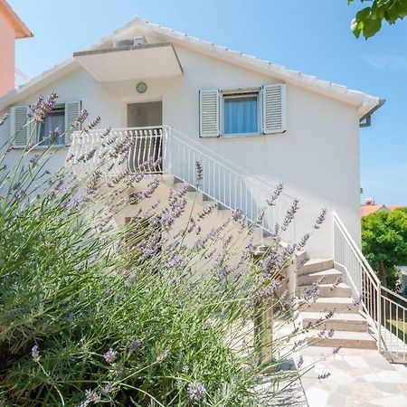 Modern Apartment Duce Exterior photo