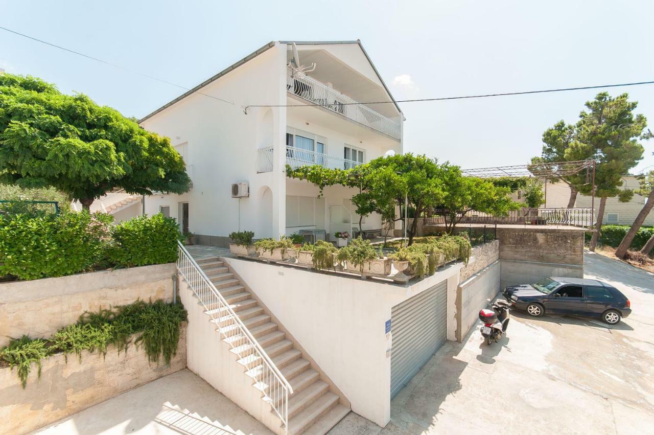 Modern Apartment Duce Exterior photo
